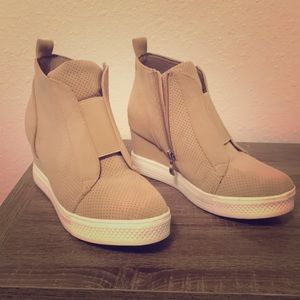 CCOCCI shoes from @thereddressboutique.